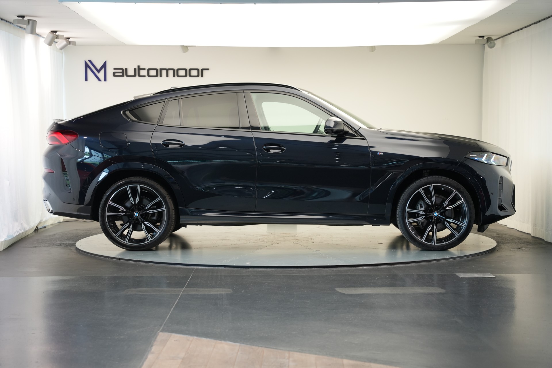 BMW X6 xDrive 48V 40d M Sport Steptronic *Integral Lenkung* *AHK* *Iconic Glow*-showroom-element-3