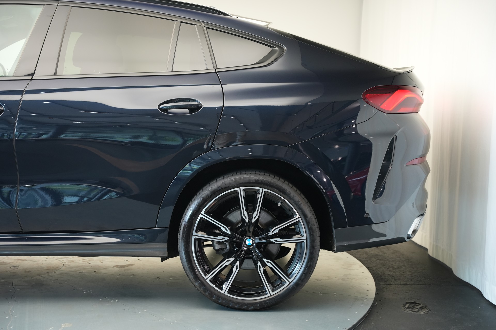 BMW X6 xDrive 48V 40d M Sport Steptronic *Integral Lenkung* *AHK* *Iconic Glow*-image-49