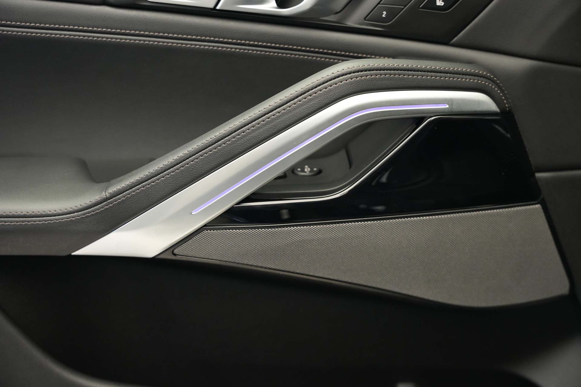 BMW X6 xDrive 48V 40d M Sport Steptronic *Integral Lenkung* *AHK* *Iconic Glow*-image-31
