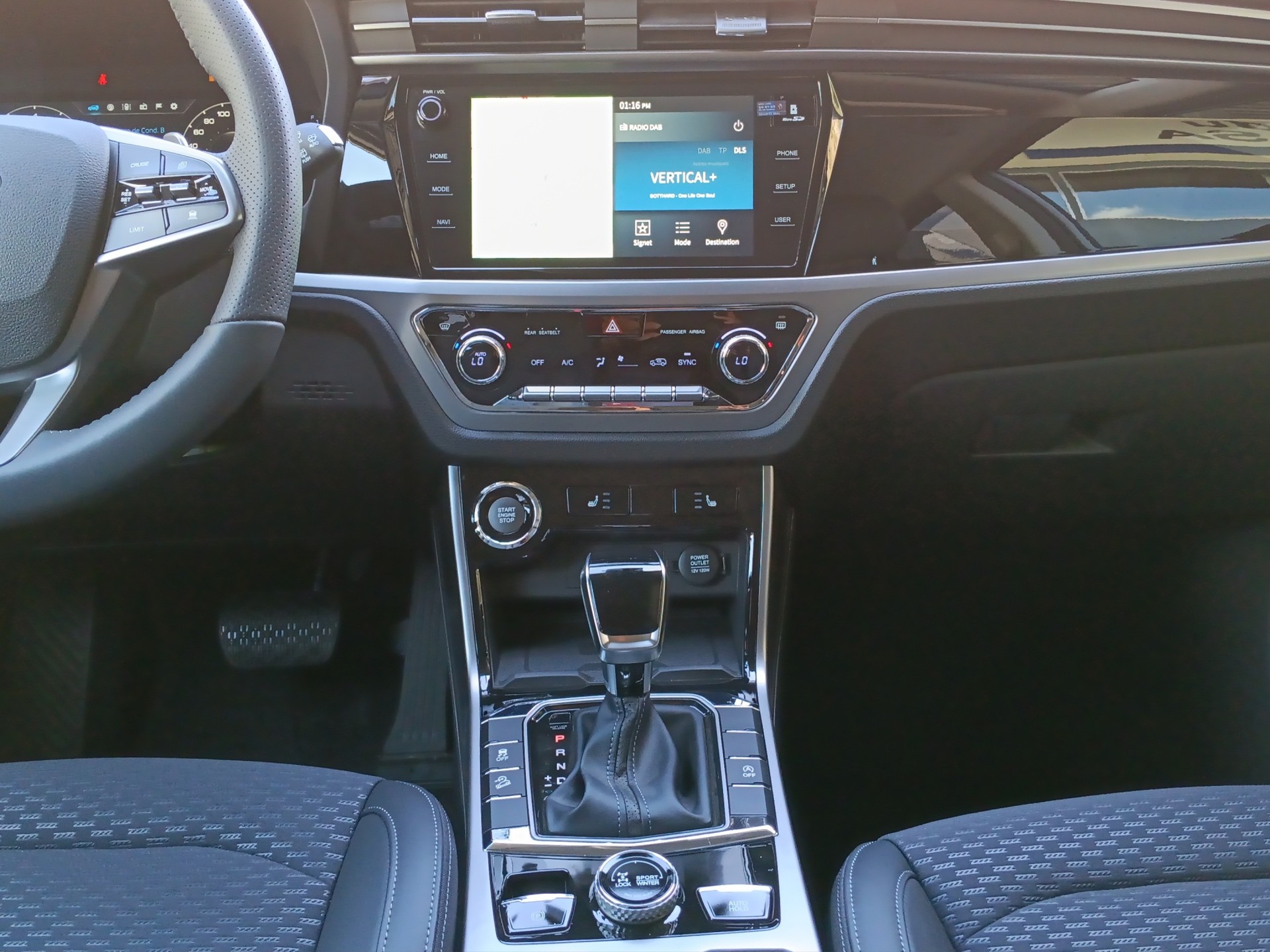 KGM-SsangYong Korando 1.5 T GDI Steel 4WD Automat-image-25