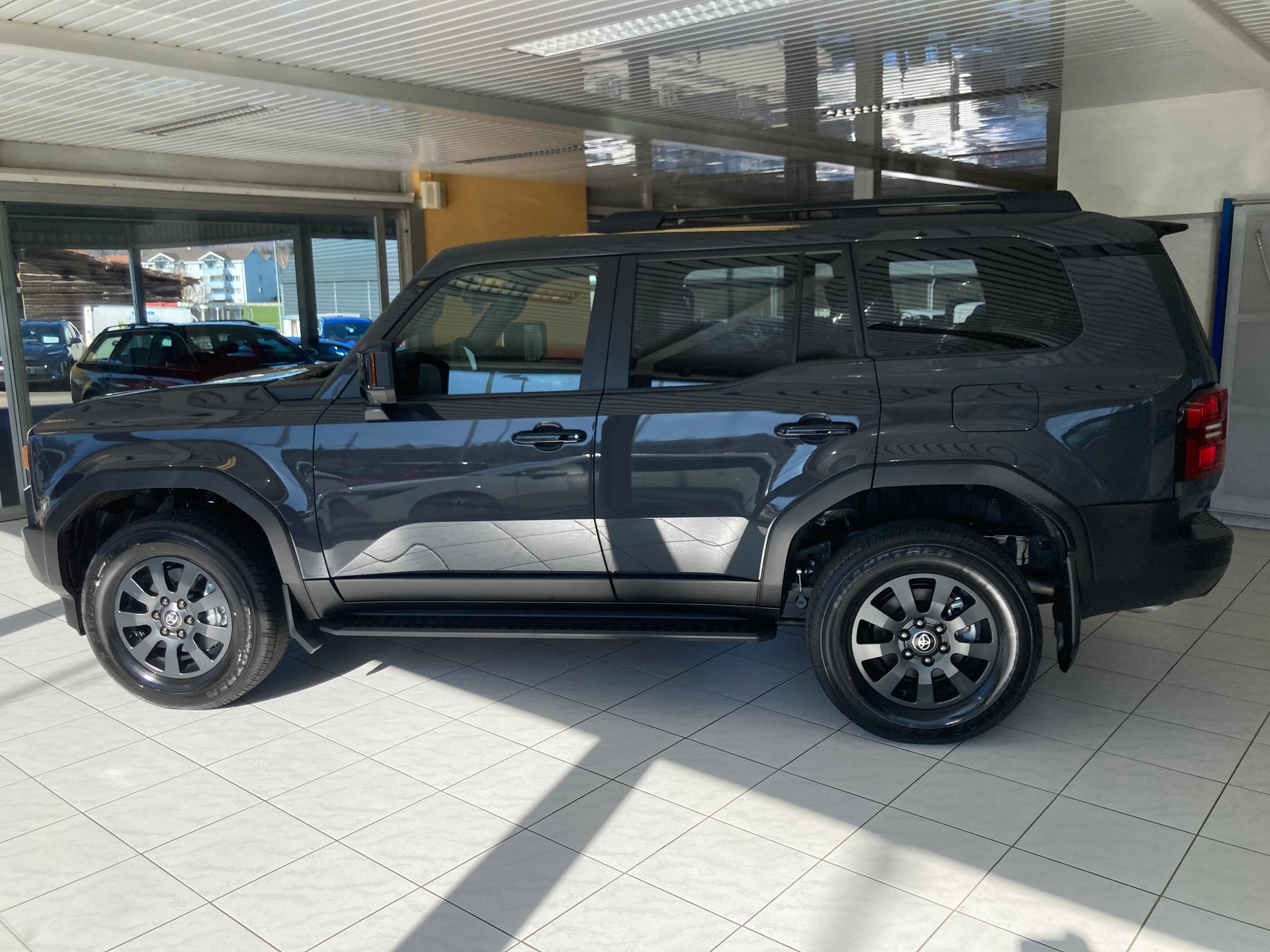 TOYOTA Land Cruiser 2.8TD Style-image-6