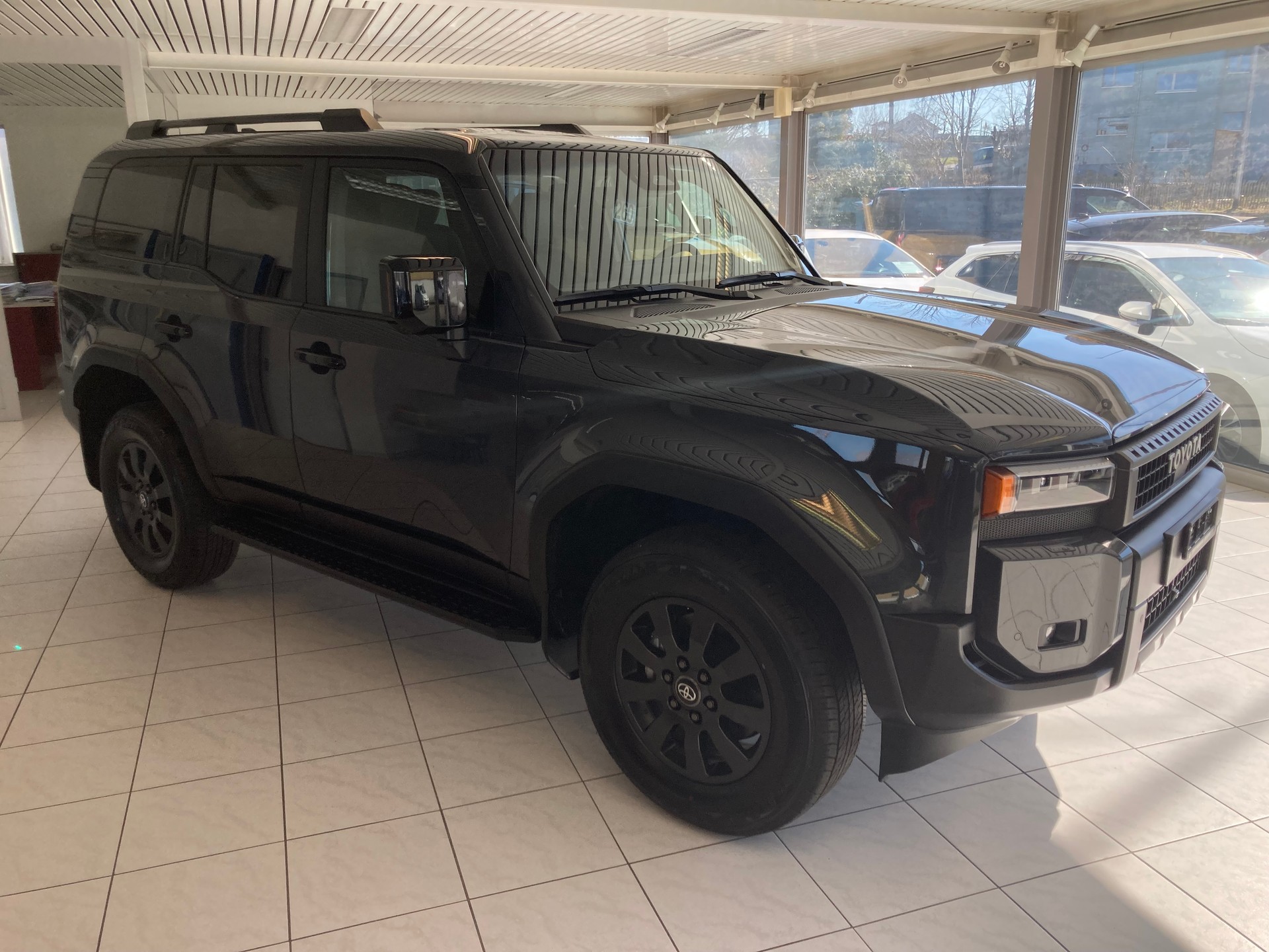 TOYOTA Land Cruiser 2.8TD Style-image-2