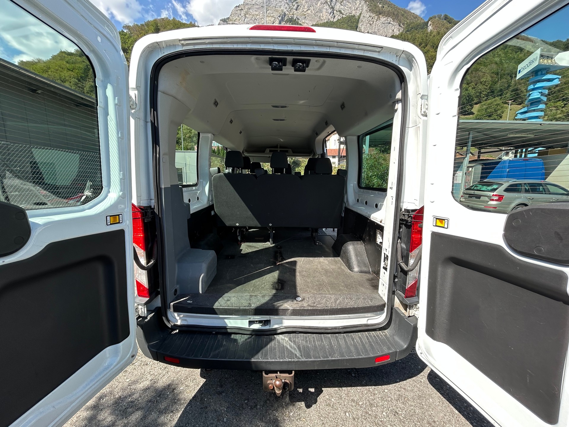 FORD Transit Combi 350 L2 Trend 4WD-image-14
