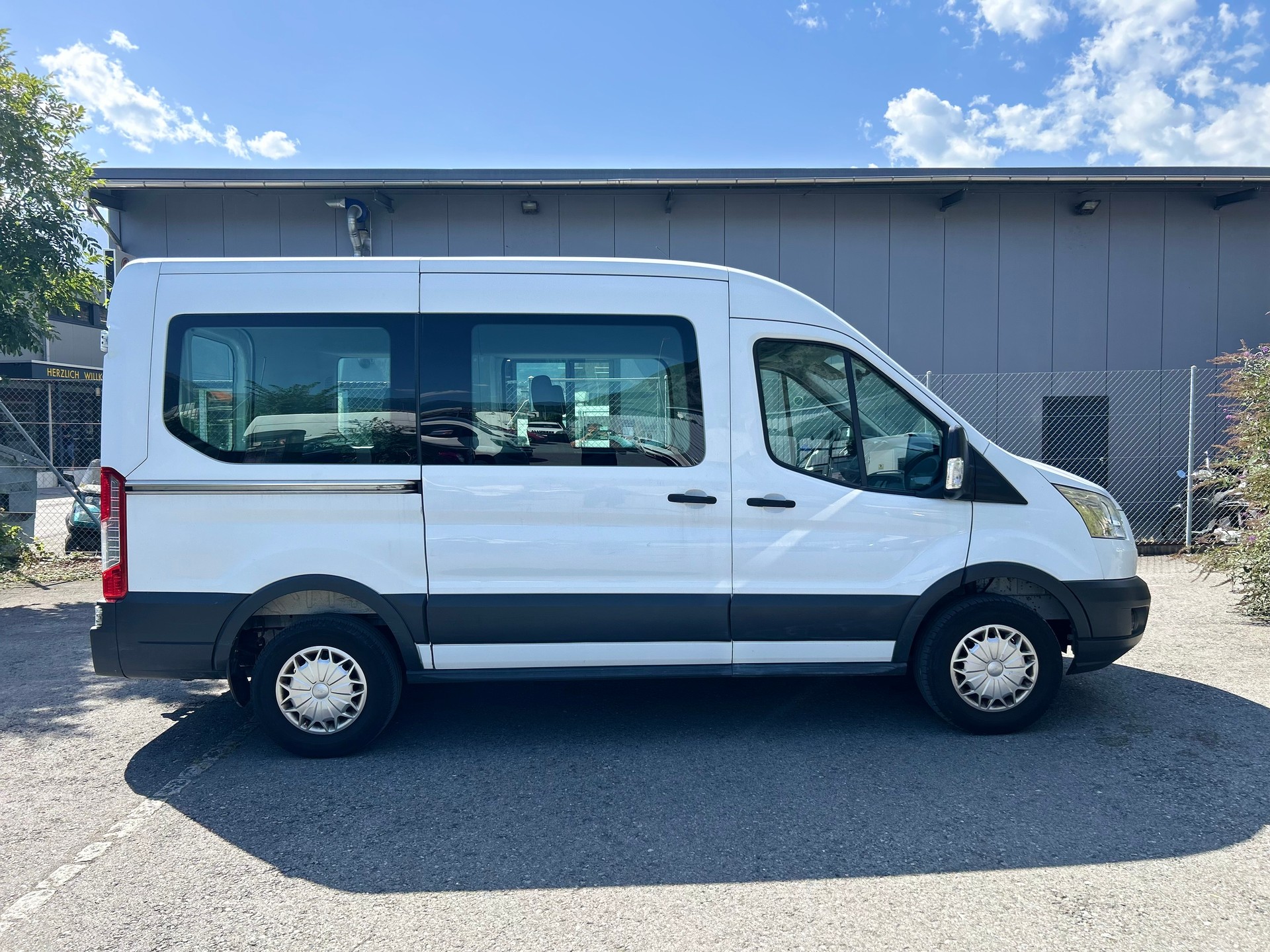 FORD Transit Combi 350 L2 Trend 4WD-image-6