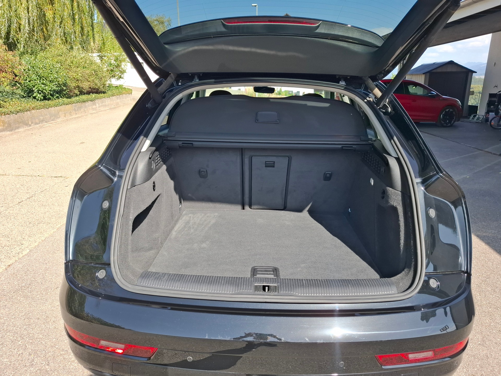 AUDI Audi Q3 2.0 TFSI Sport quattro S-Tr.-image-5