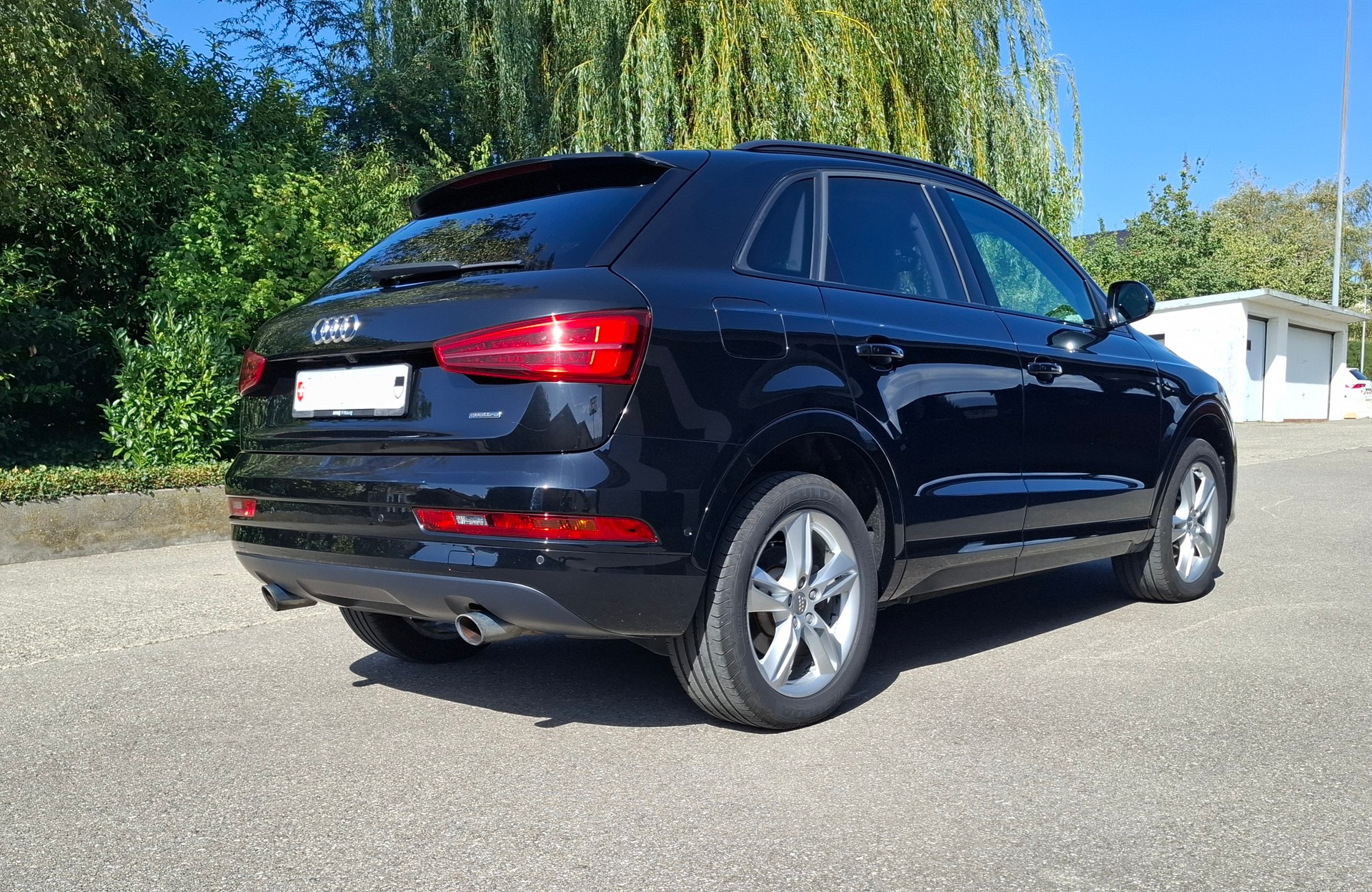 AUDI Audi Q3 2.0 TFSI Sport quattro S-Tr.-image-1