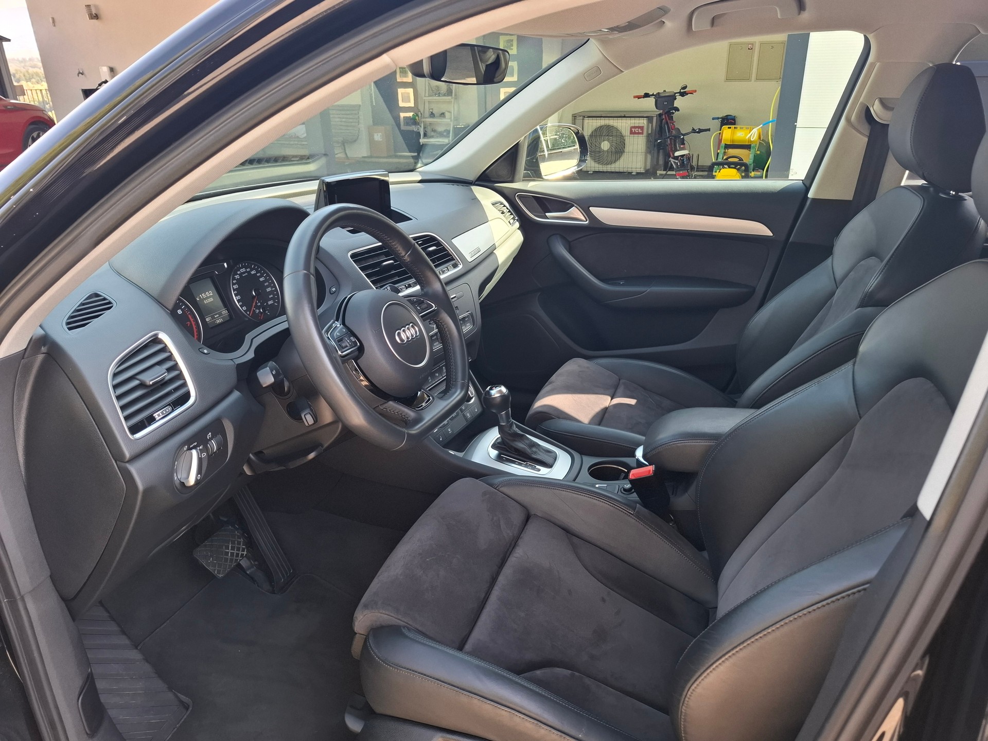 AUDI Audi Q3 2.0 TFSI Sport quattro S-Tr.-image-3