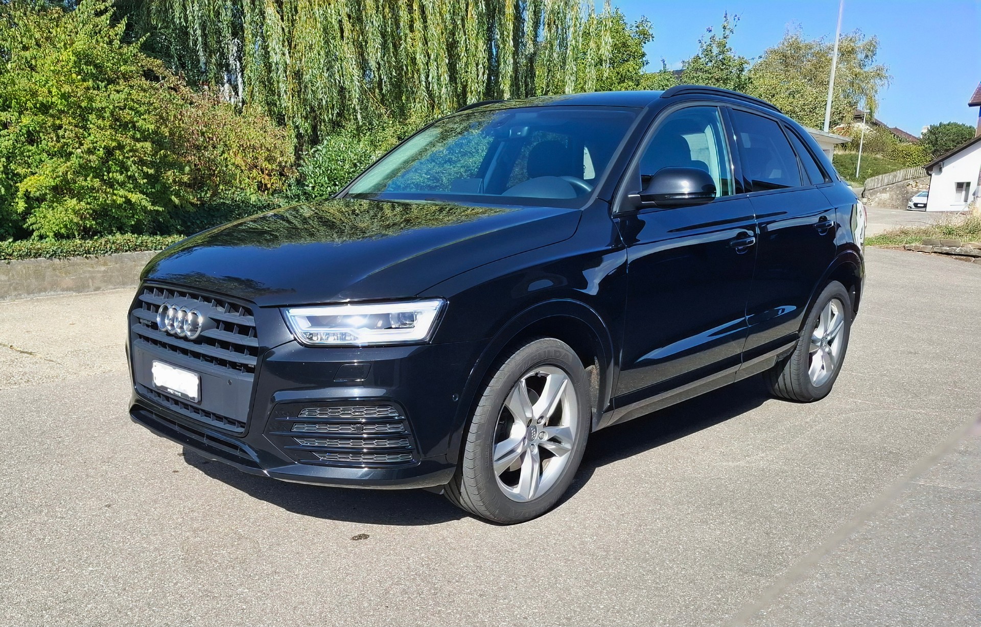 AUDI Audi Q3 2.0 TFSI Sport quattro S-Tr.-image-0