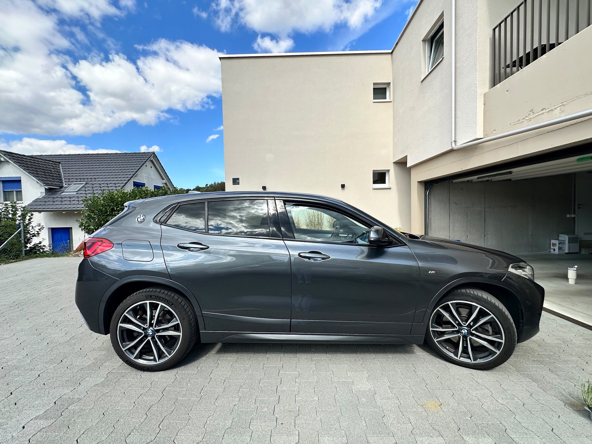 BMW 20i sDrive-image-0