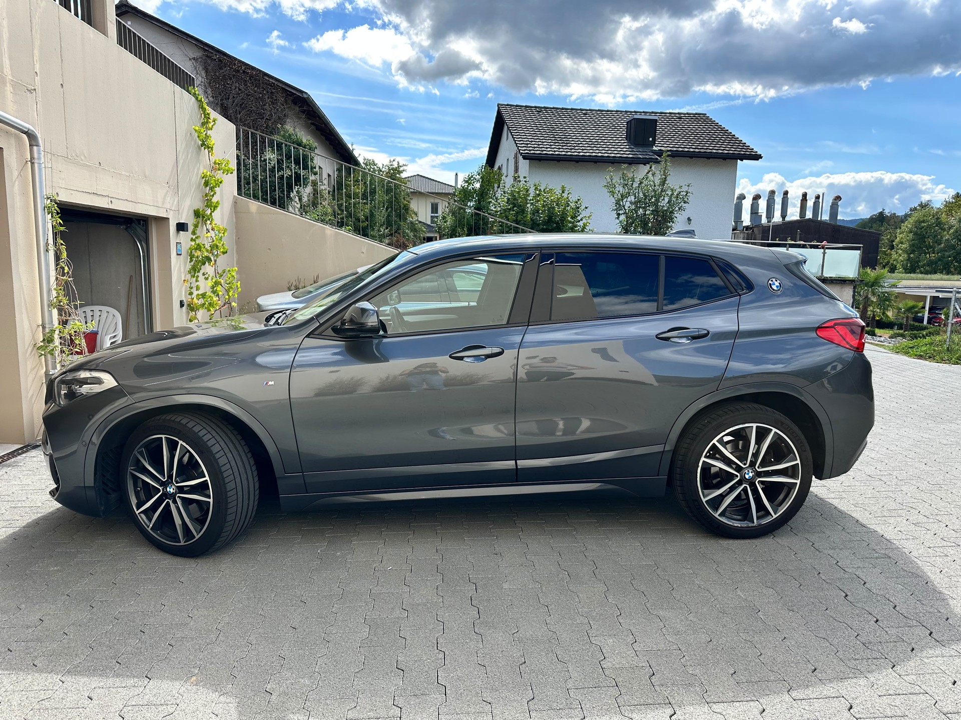 BMW 20i sDrive-image-2