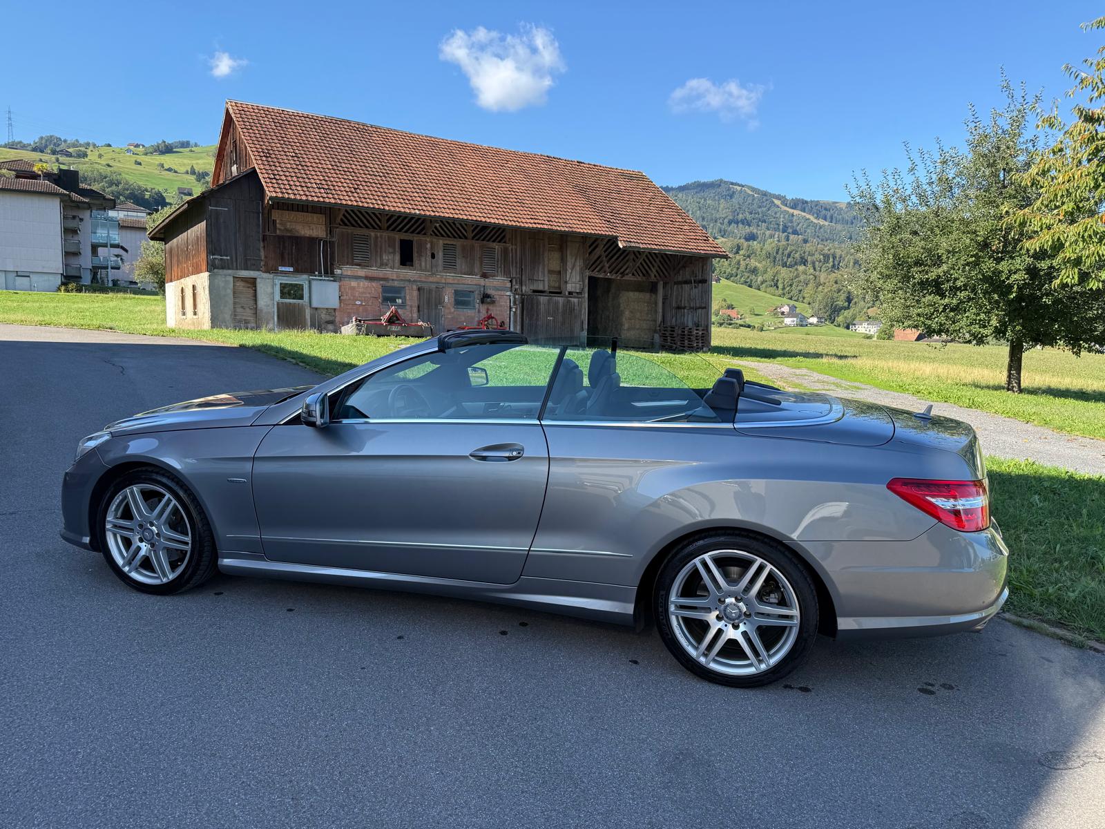 MERCEDES-BENZ E 250 CGI BlueEfficiency 7G-Tronic-image-10