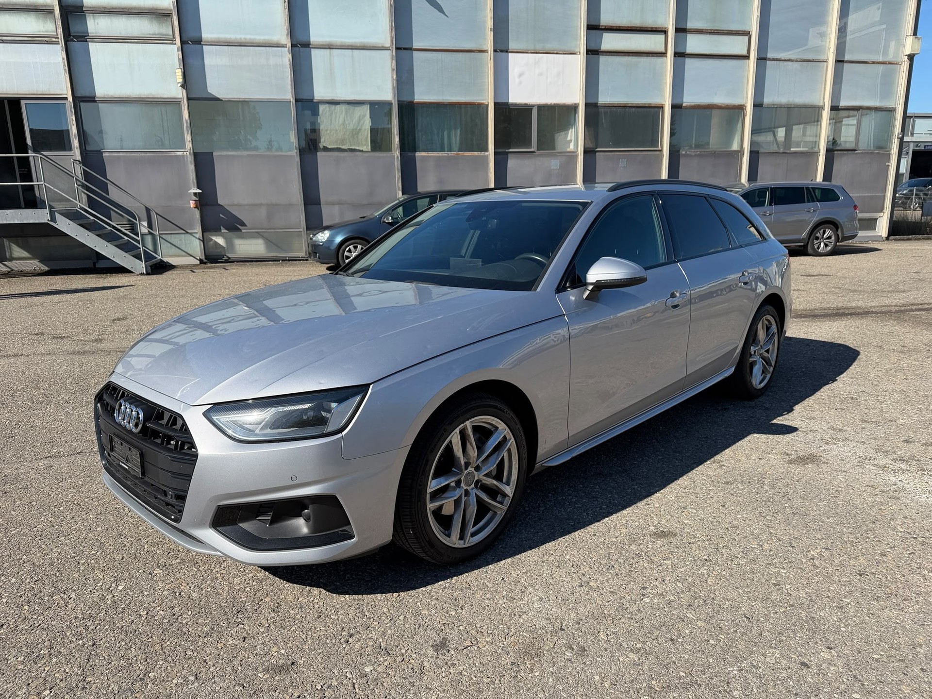 AUDI A4 Avant 40 TDI advanced S-tronic-image-1