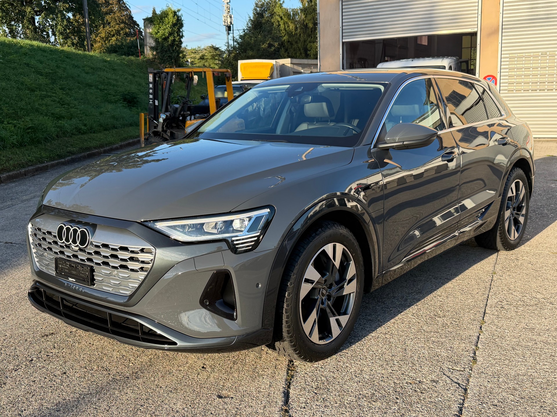AUDI Q8 50 e-tron advanced quattro-image-0