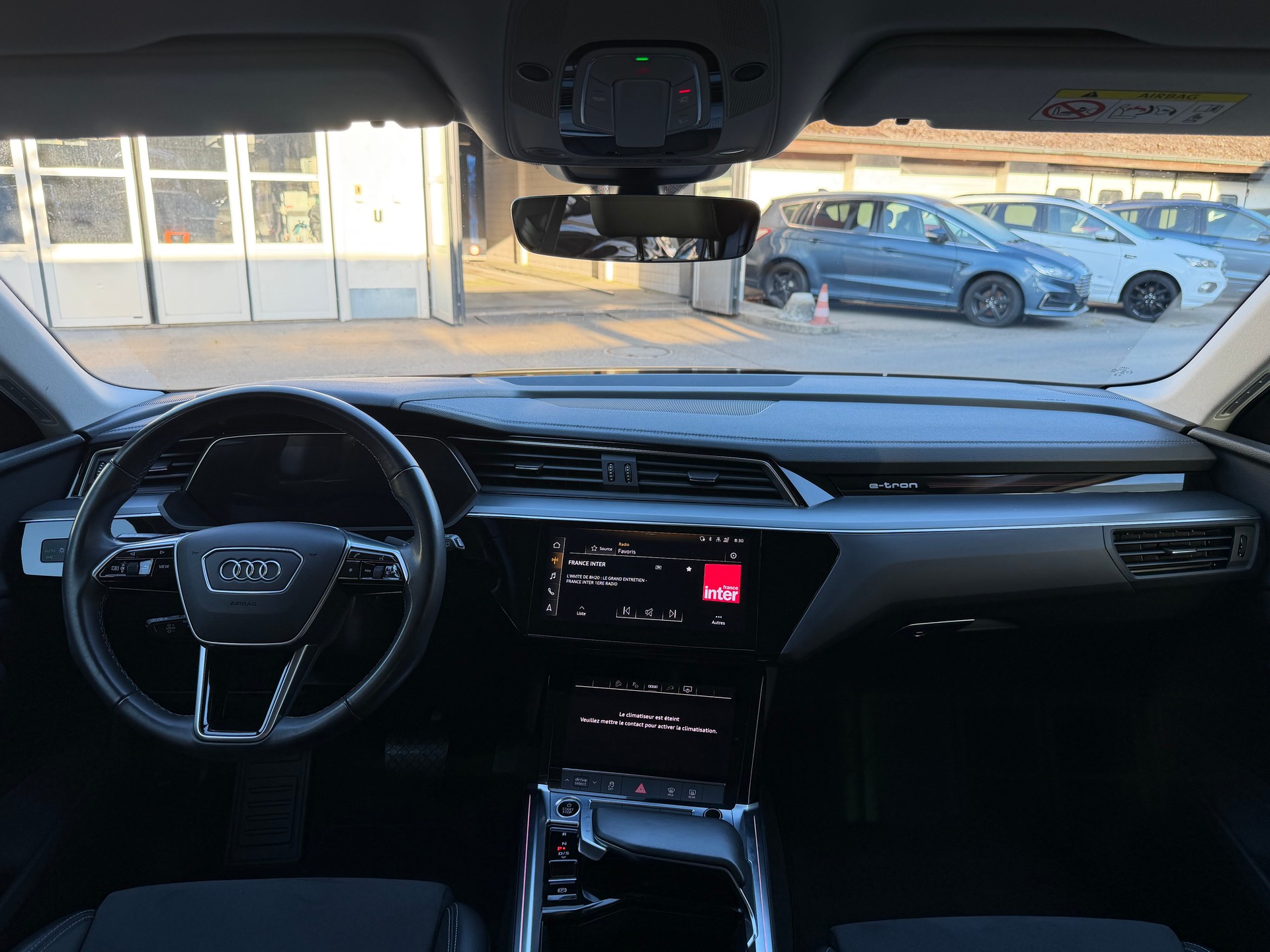 AUDI Q8 50 e-tron advanced quattro-image-11