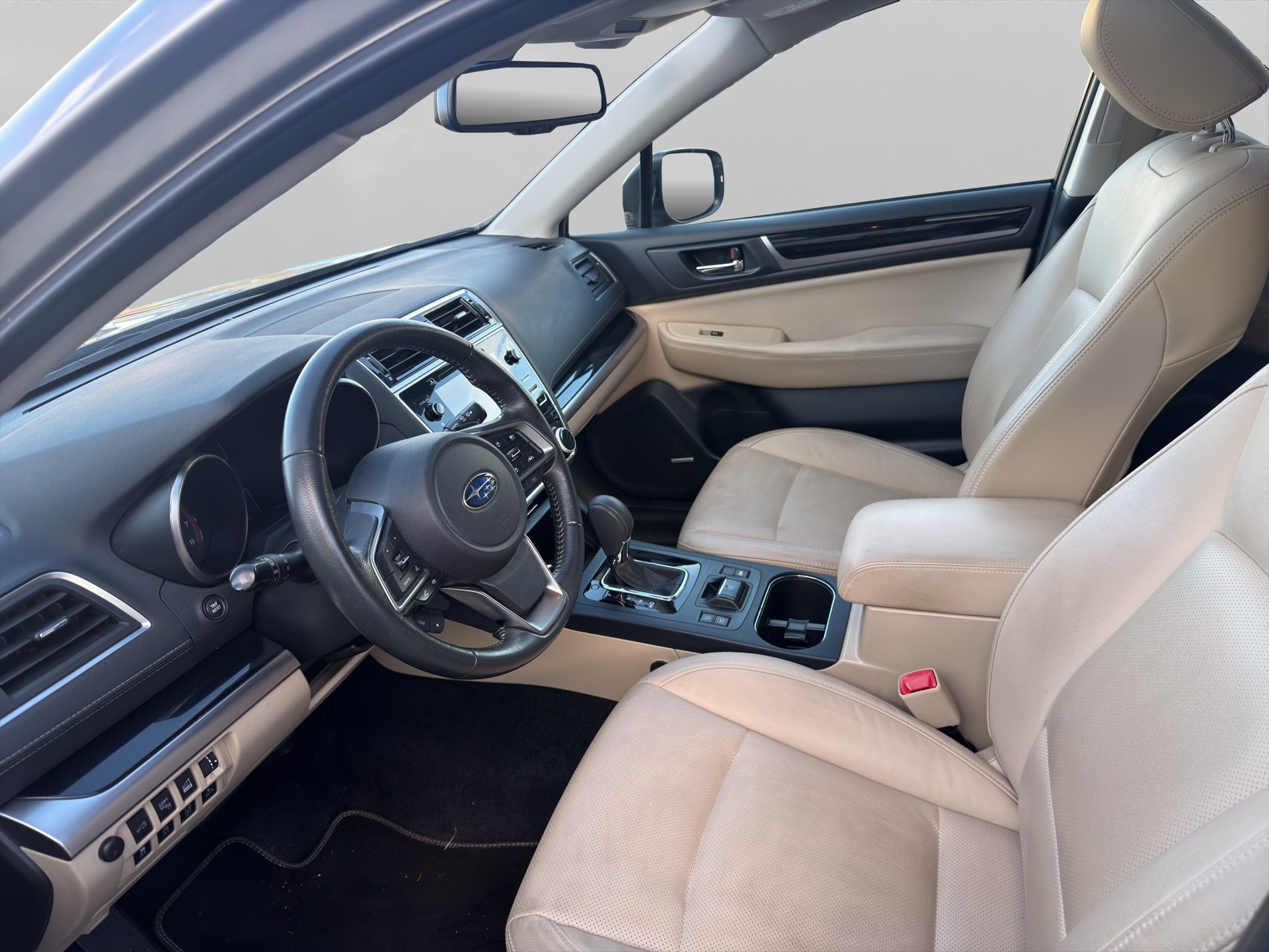 SUBARU Outback 2.5i Luxury AWD Lineartronic-image-8