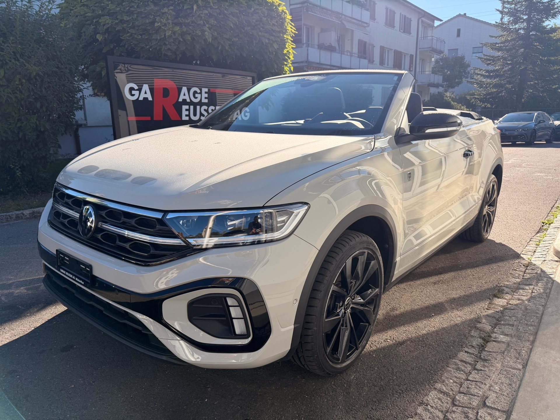 VW T-Roc R-LINE EDITION KARMANN PLUS *** 5 JAHRE VW GARANTIE & STANDHEIZUNG ***-image-0