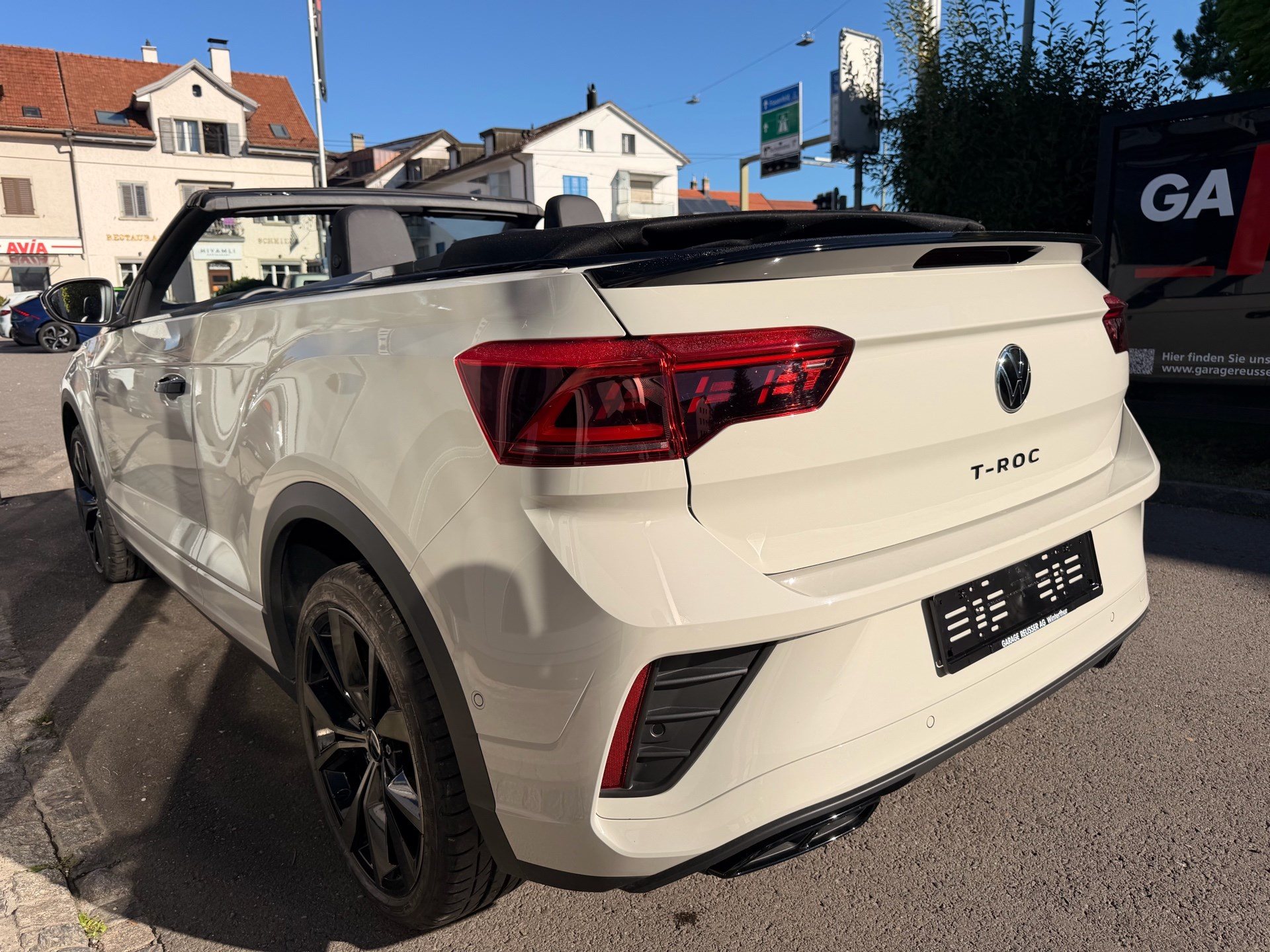 VW T-Roc R-LINE EDITION KARMANN PLUS *** 5 JAHRE VW GARANTIE & STANDHEIZUNG ***-image-5