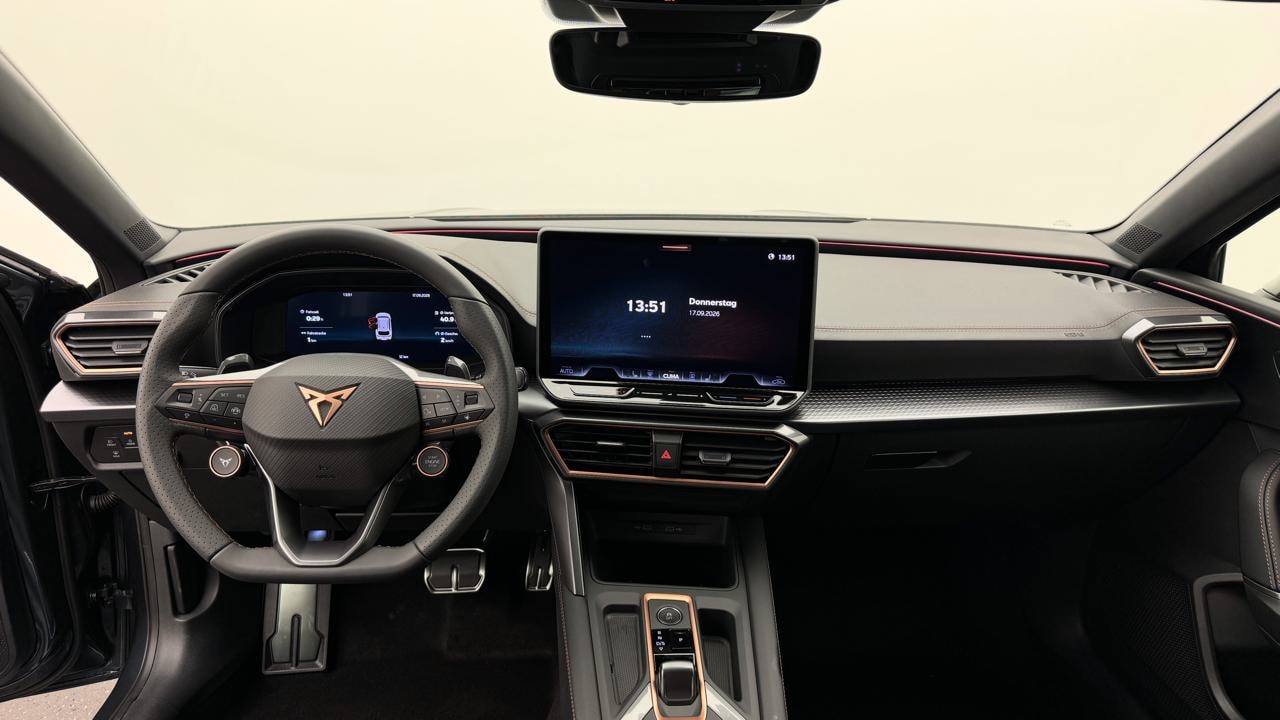 CUPRA LEON ST 2.0 TSI VZ Black Edition-image-4