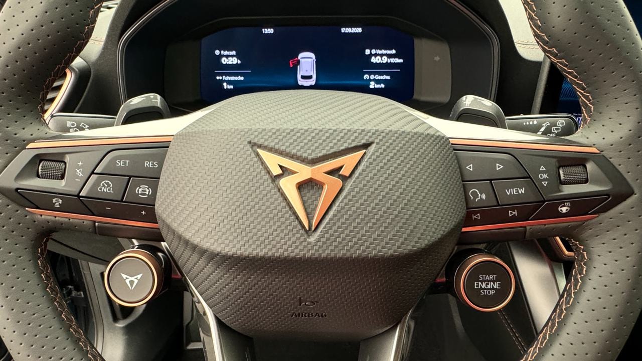 CUPRA LEON ST 2.0 TSI VZ Black Edition-image-9