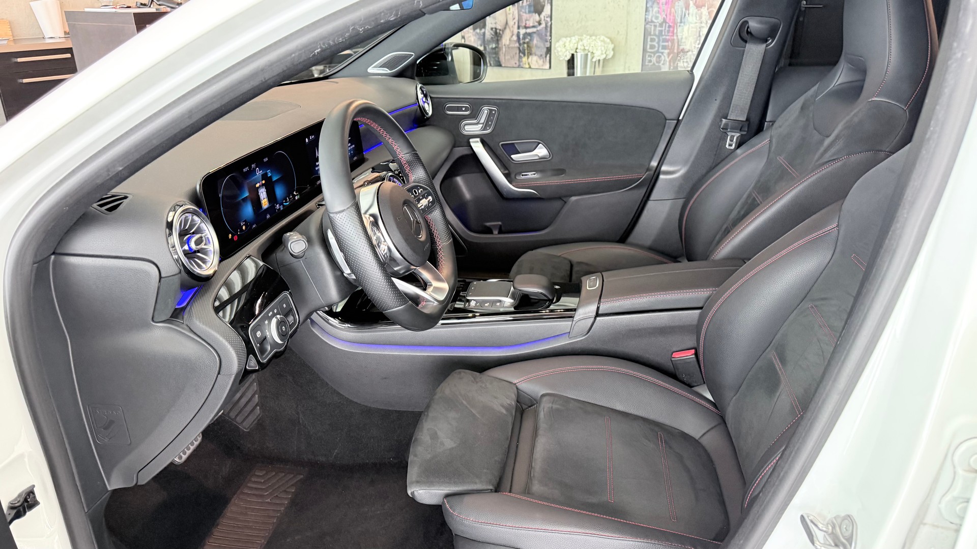 MERCEDES-BENZ A 250 AMG Line 4m-image-15