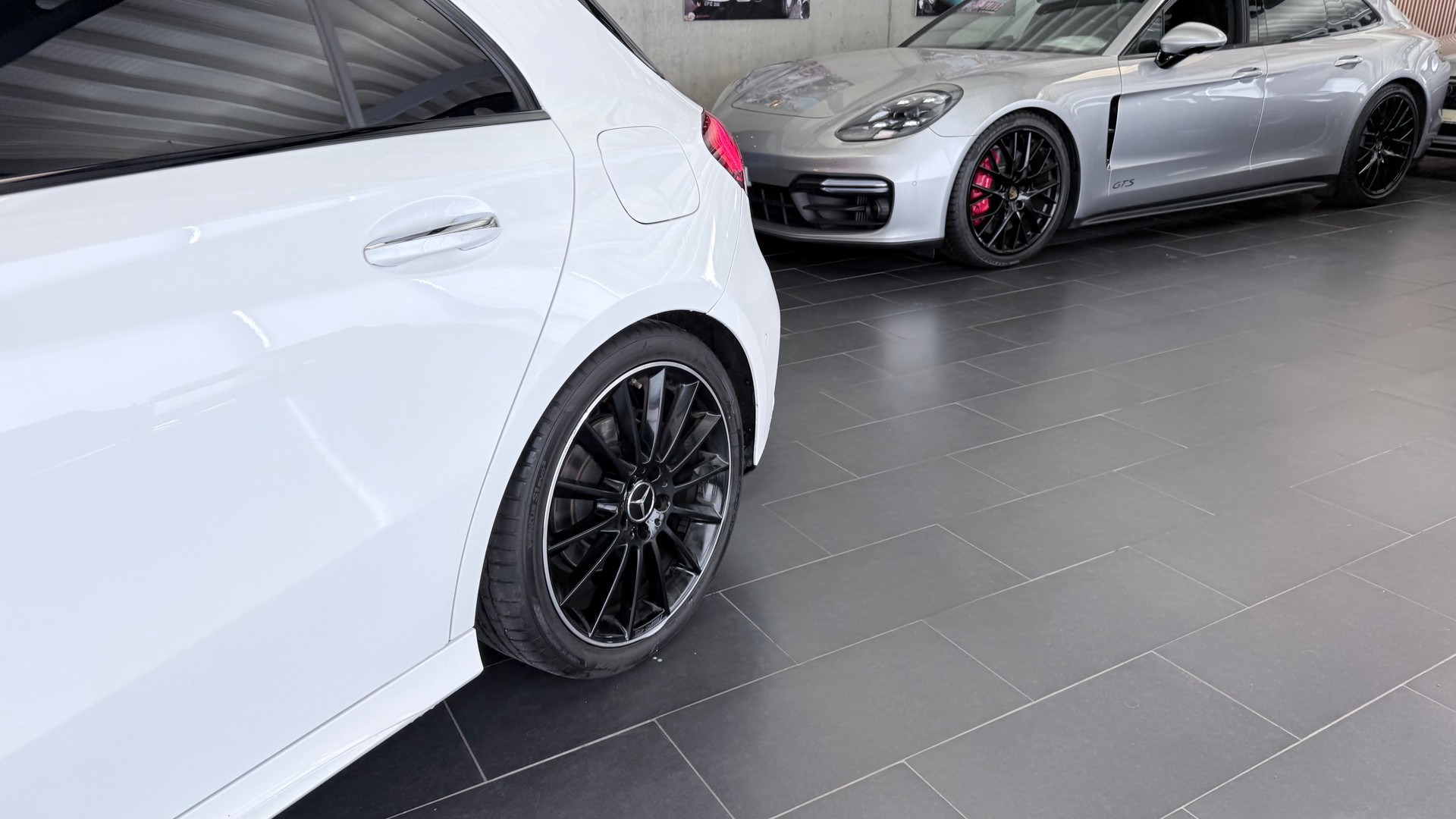 MERCEDES-BENZ A 250 AMG Line 4m-image-18