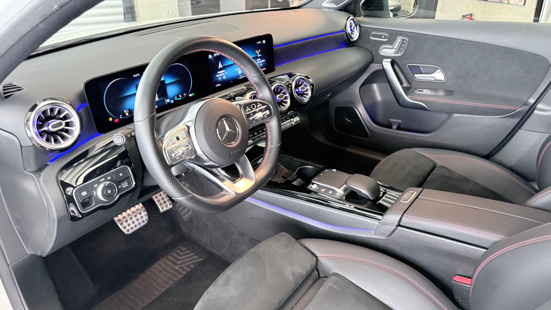 MERCEDES-BENZ A 250 AMG Line 4m-image-14