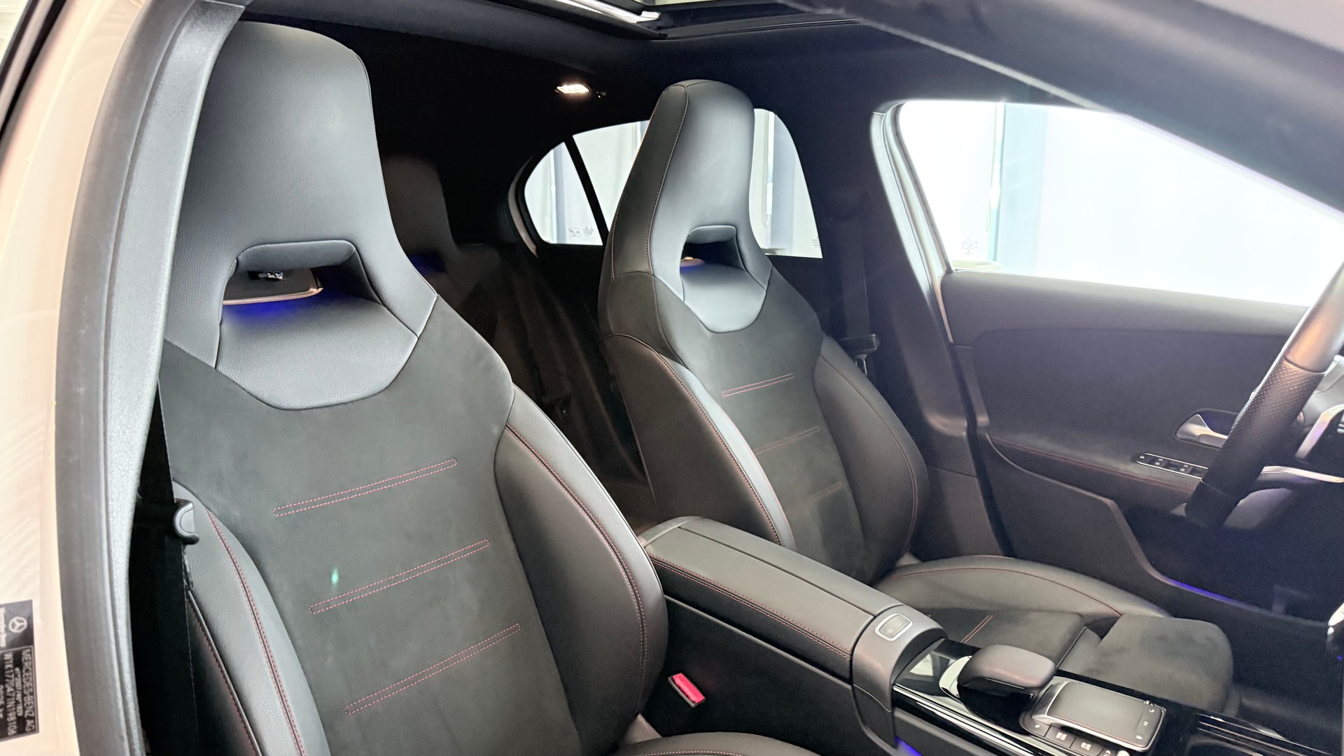 MERCEDES-BENZ A 250 AMG Line 4m-image-2