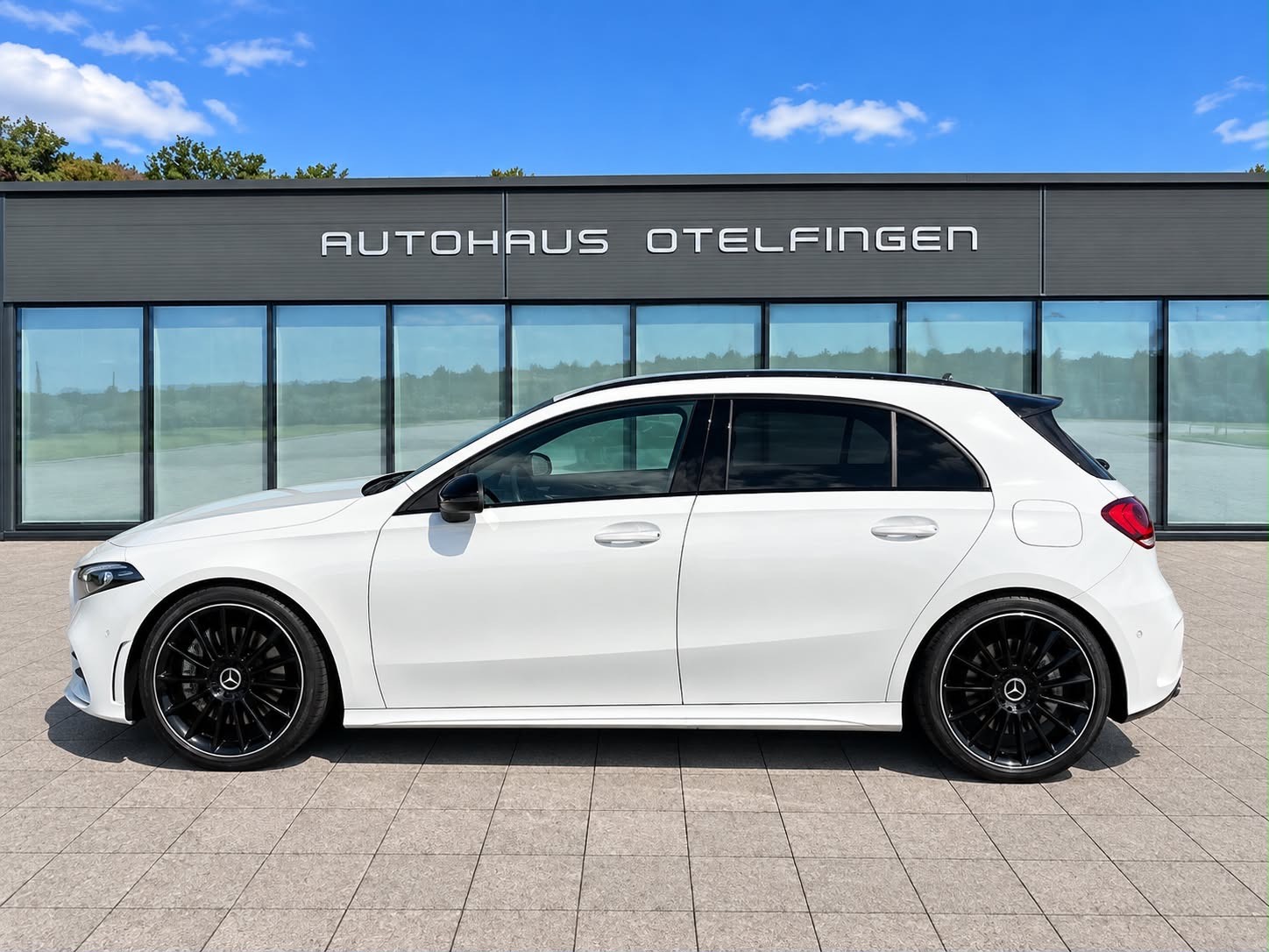 MERCEDES-BENZ A 250 AMG Line 4m-image-0