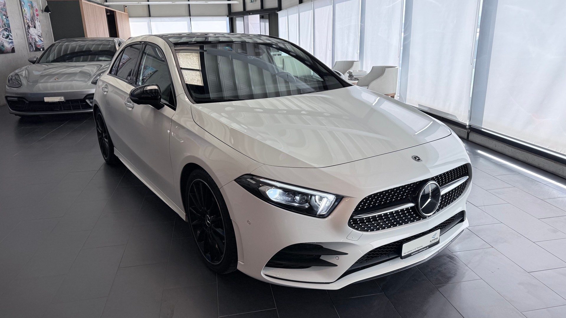 MERCEDES-BENZ A 250 AMG Line 4m-image-23