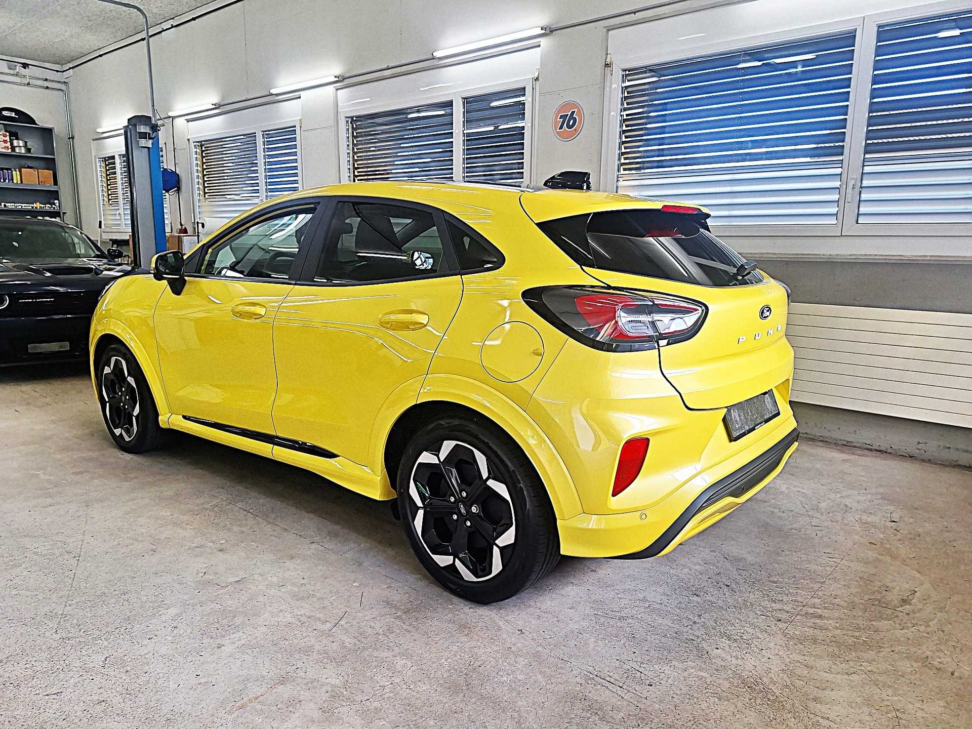 FORD Puma Elektro 46kWh Premium⚡CH-Fahrzeug mit Herstellergarantie bis Mai 2028 & Vollausstattung⚡-image-3