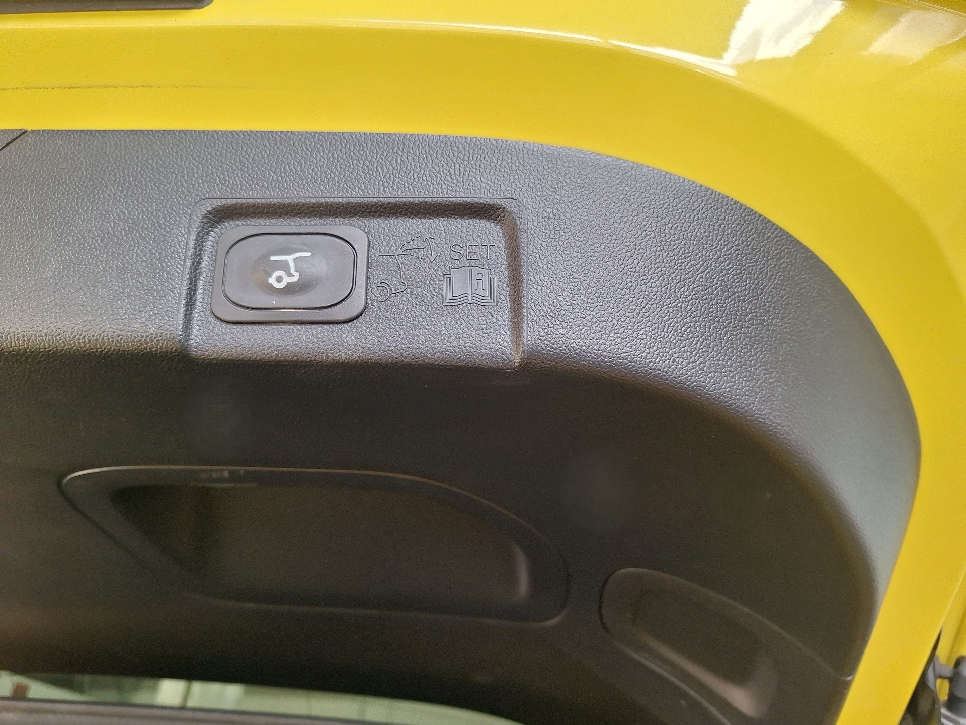 FORD Puma Elektro 46kWh Premium⚡CH-Fahrzeug mit Herstellergarantie bis Mai 2028 & Vollausstattung⚡-image-21