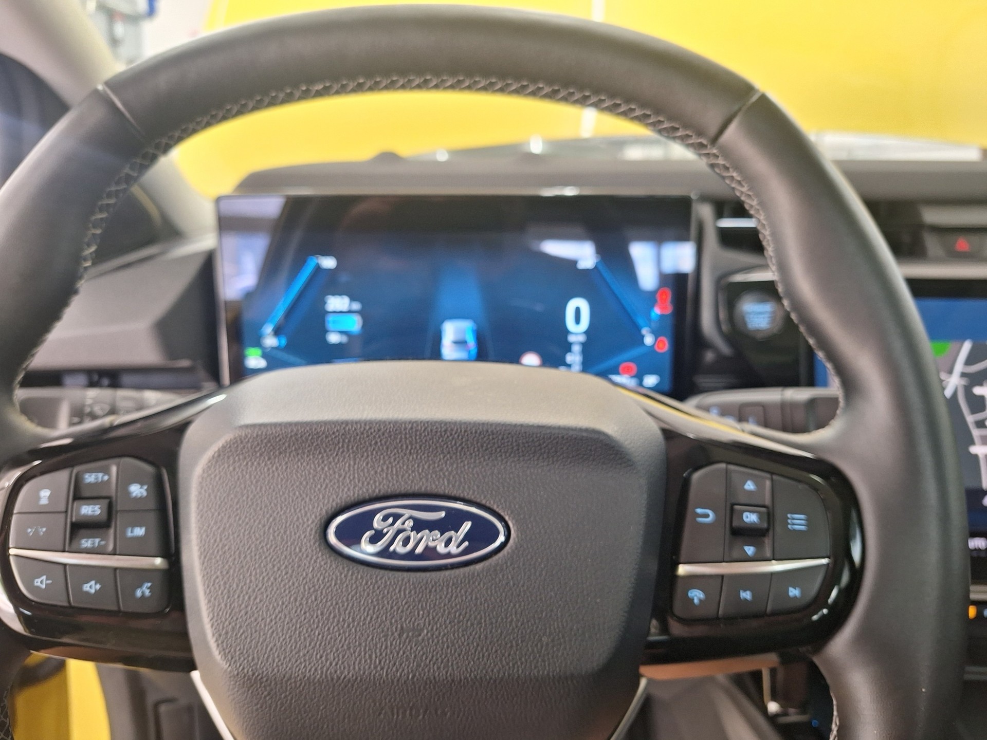 FORD Puma Elektro 46kWh Premium⚡CH-Fahrzeug mit Herstellergarantie bis Mai 2028 & Vollausstattung⚡-image-6