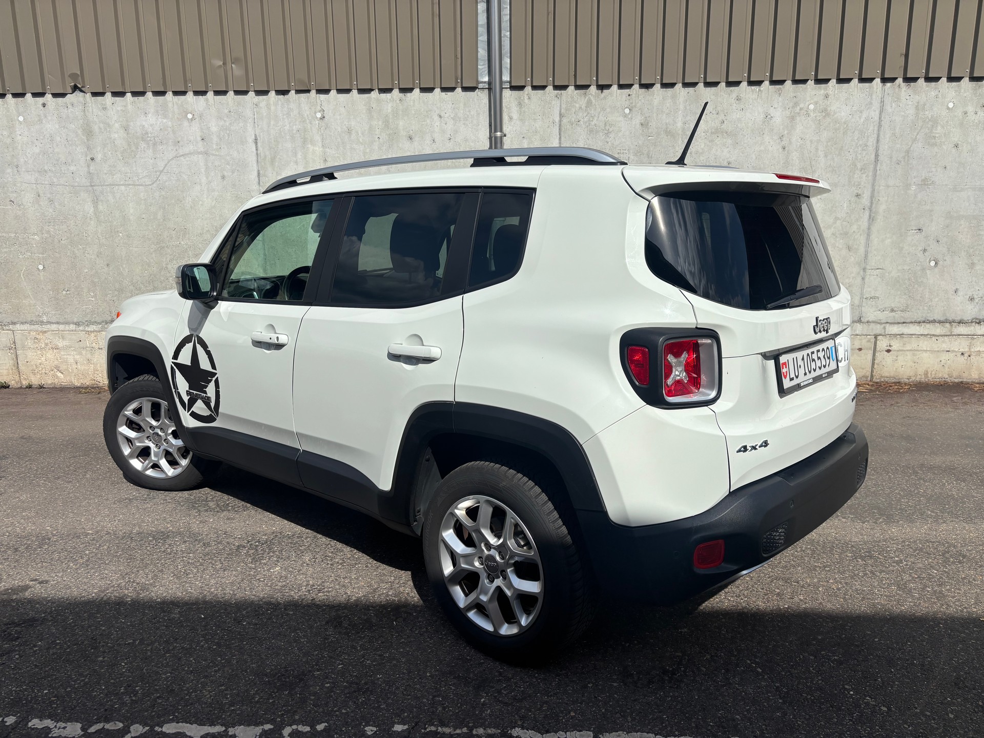 JEEP RENEGADE-image-1