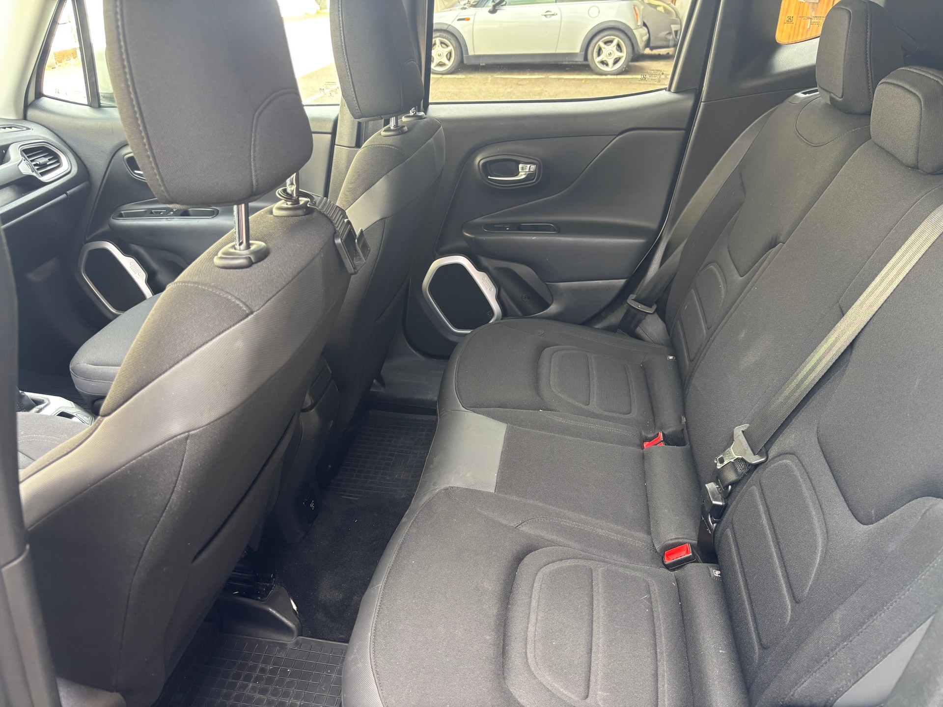 JEEP RENEGADE-image-4