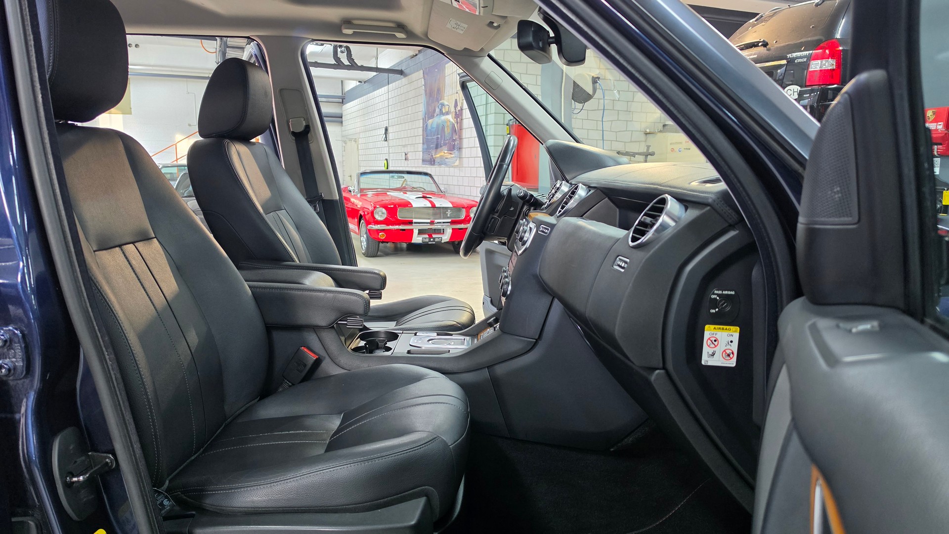 LAND ROVER Discovery 3.0 SDV6 HSE Automatic-image-27