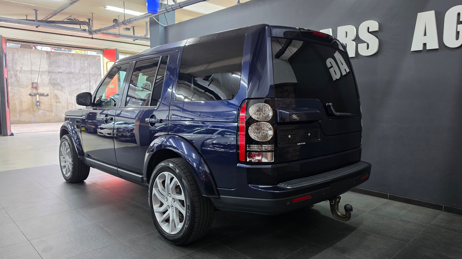 LAND ROVER Discovery 3.0 SDV6 HSE Automatic-image-9