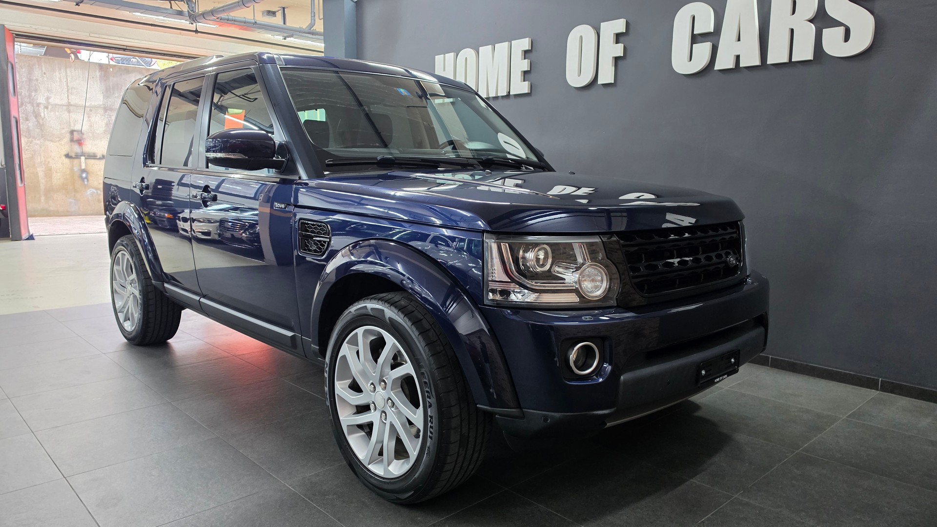 LAND ROVER Discovery 3.0 SDV6 HSE Automatic-image-17
