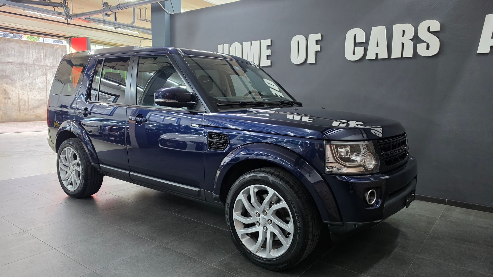 LAND ROVER Discovery 3.0 SDV6 HSE Automatic-image-16