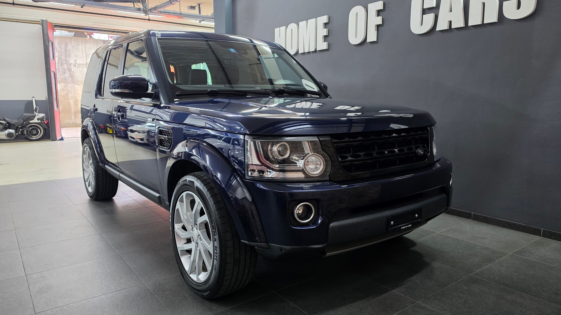 LAND ROVER Discovery 3.0 SDV6 HSE Automatic-image-18