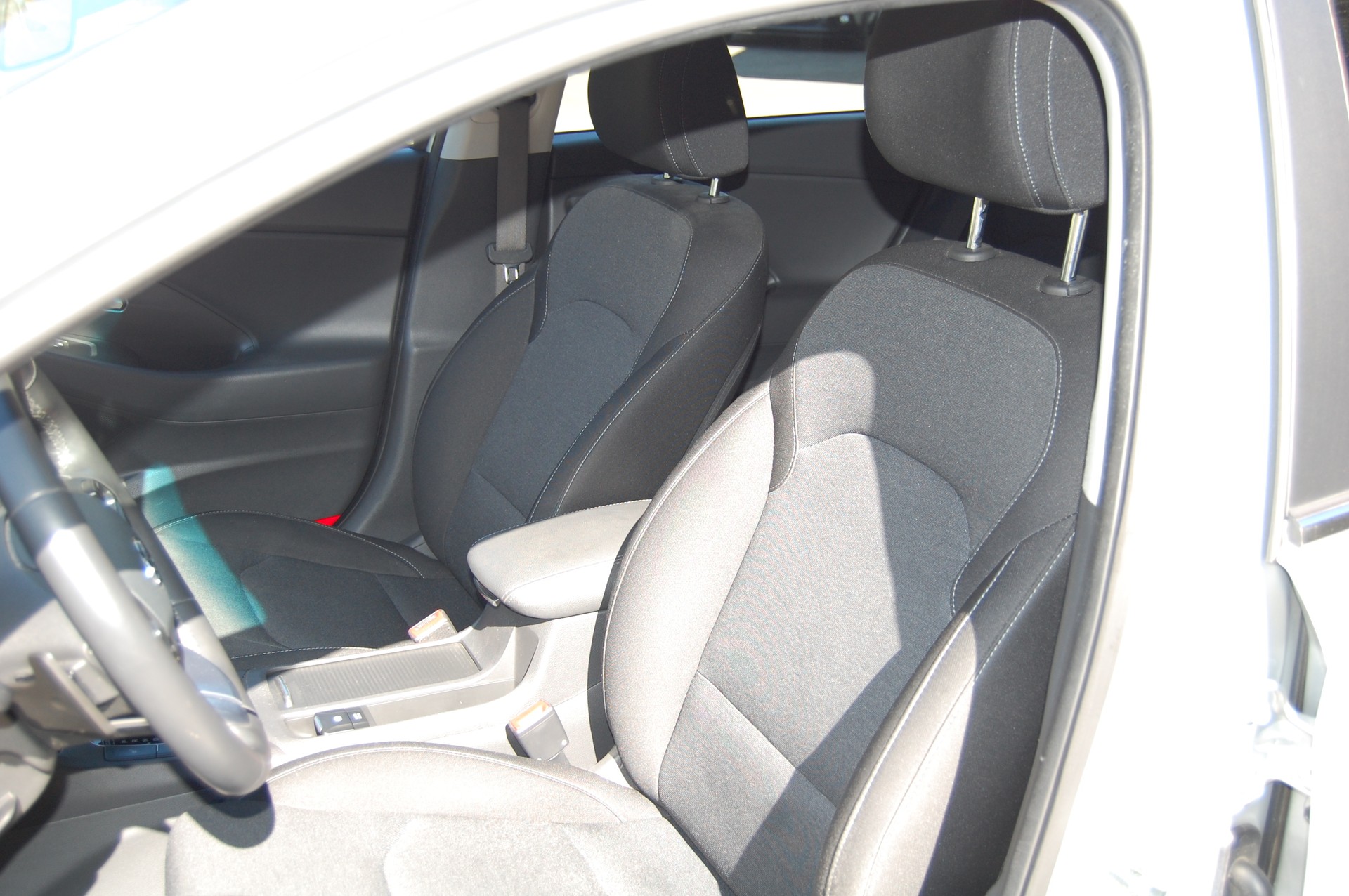 HYUNDAI i30 Wagon 1.5 T-GDi Amplia 48V MH DCT-image-15