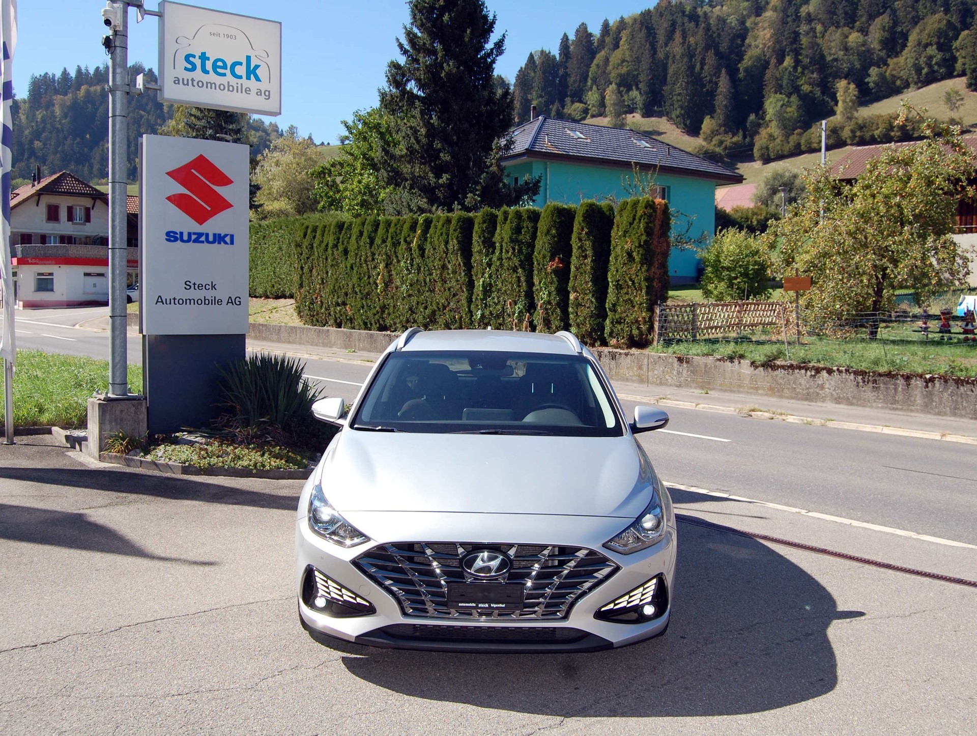 HYUNDAI i30 Wagon 1.5 T-GDi Amplia 48V MH DCT-image-1