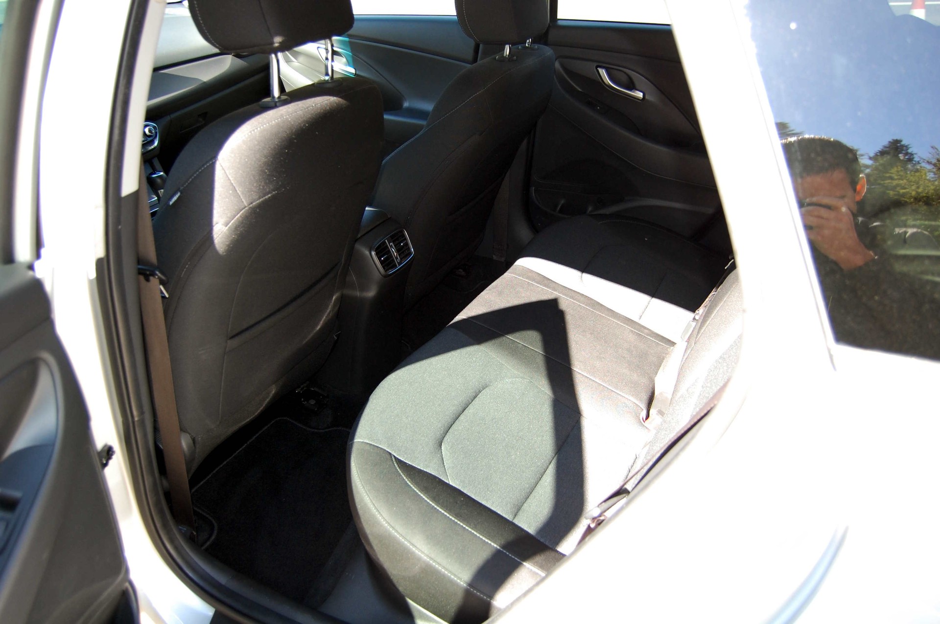 HYUNDAI i30 Wagon 1.5 T-GDi Amplia 48V MH DCT-image-16