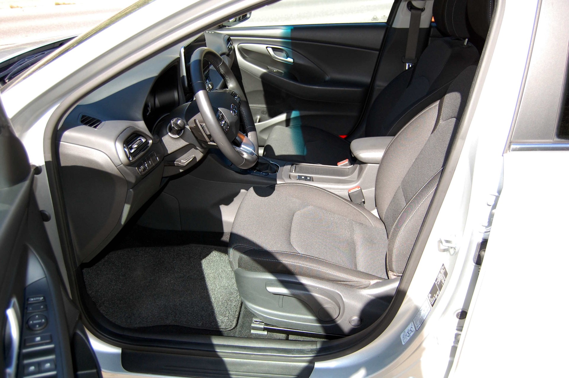 HYUNDAI i30 Wagon 1.5 T-GDi Amplia 48V MH DCT-image-14