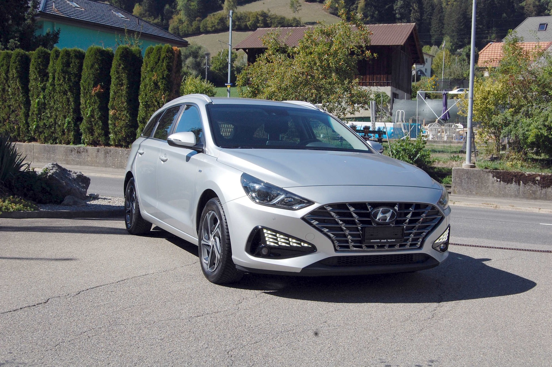 HYUNDAI i30 Wagon 1.5 T-GDi Amplia 48V MH DCT-image-2