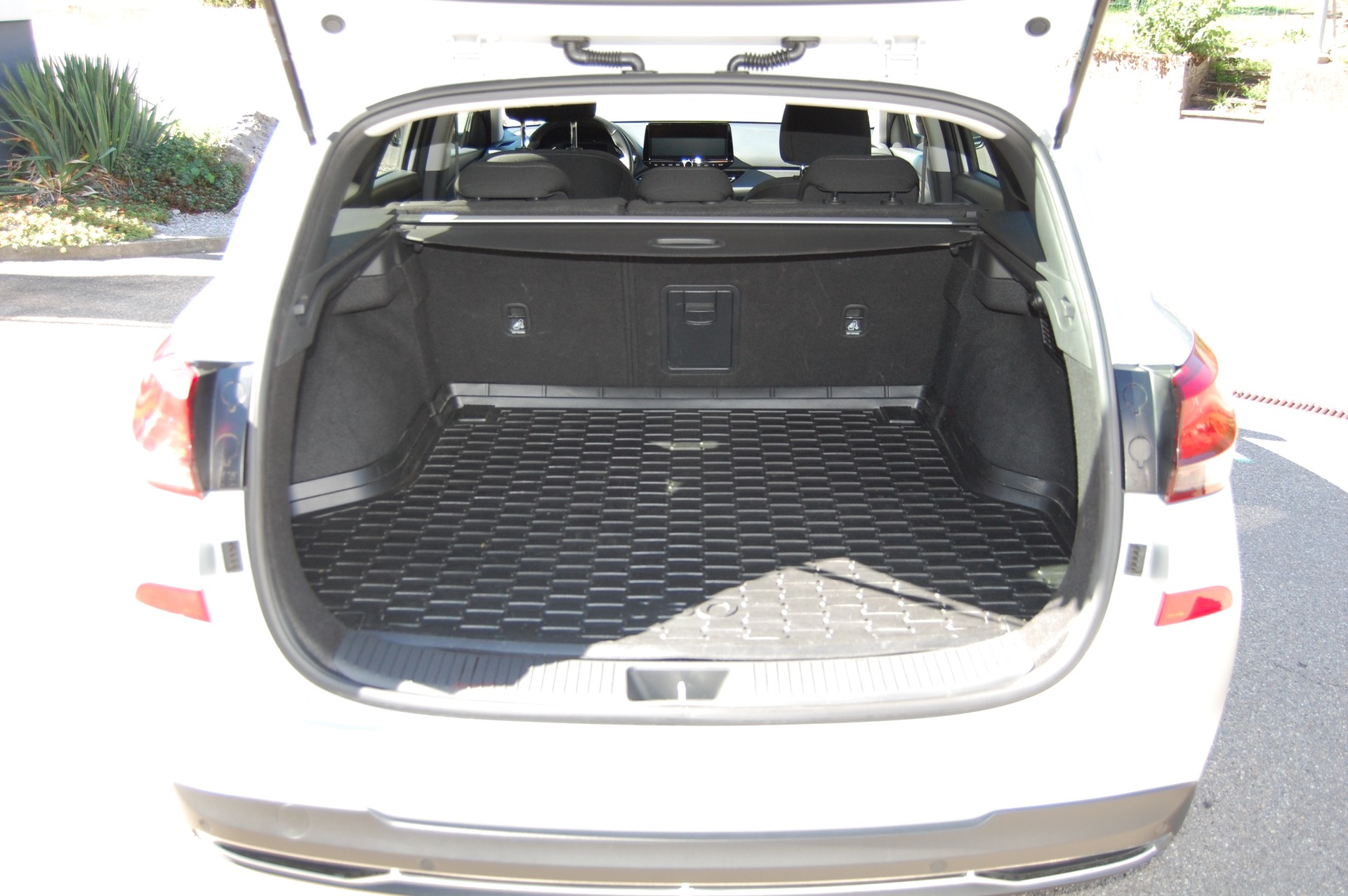 HYUNDAI i30 Wagon 1.5 T-GDi Amplia 48V MH DCT-image-7