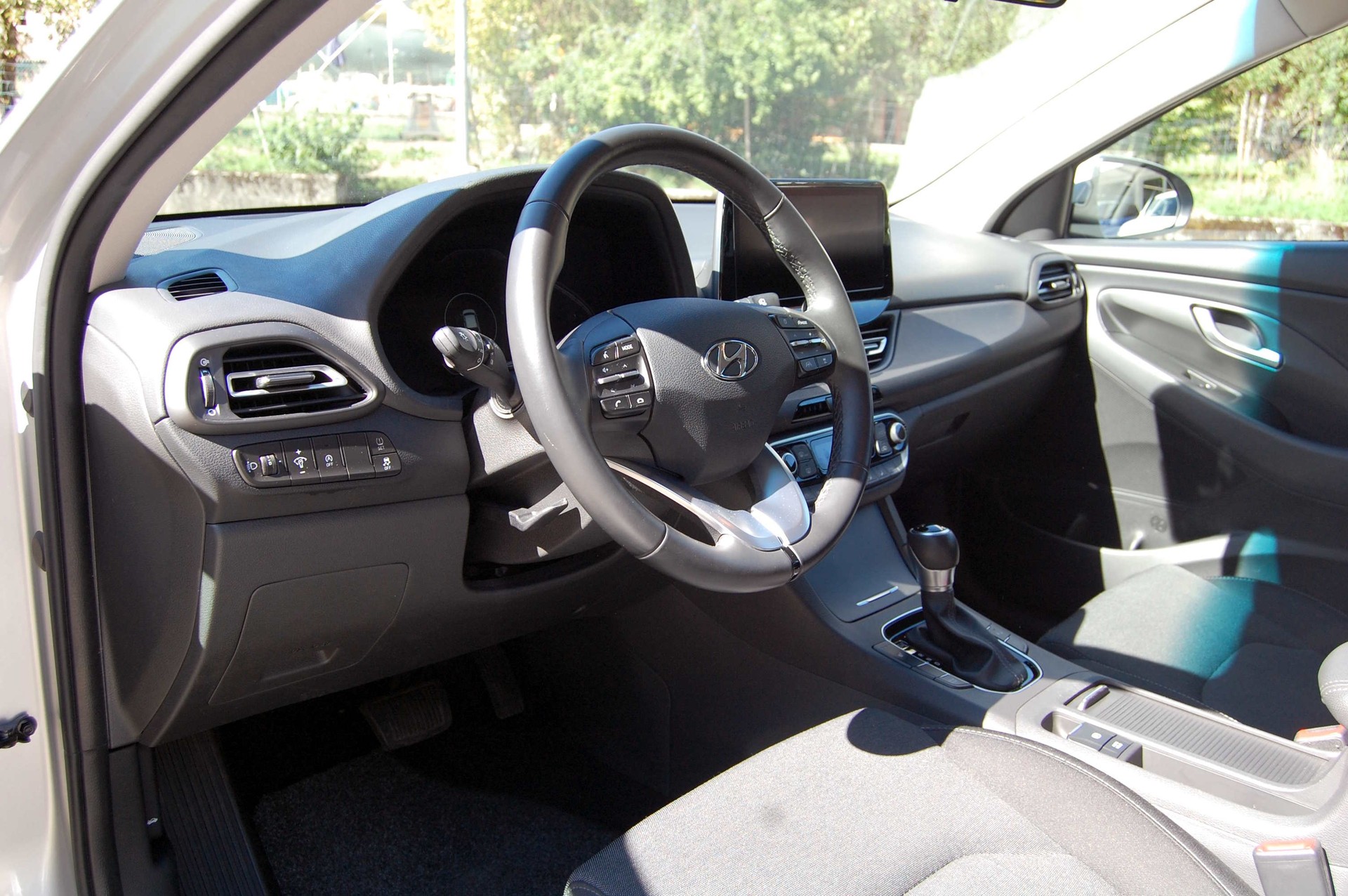 HYUNDAI i30 Wagon 1.5 T-GDi Amplia 48V MH DCT-image-13