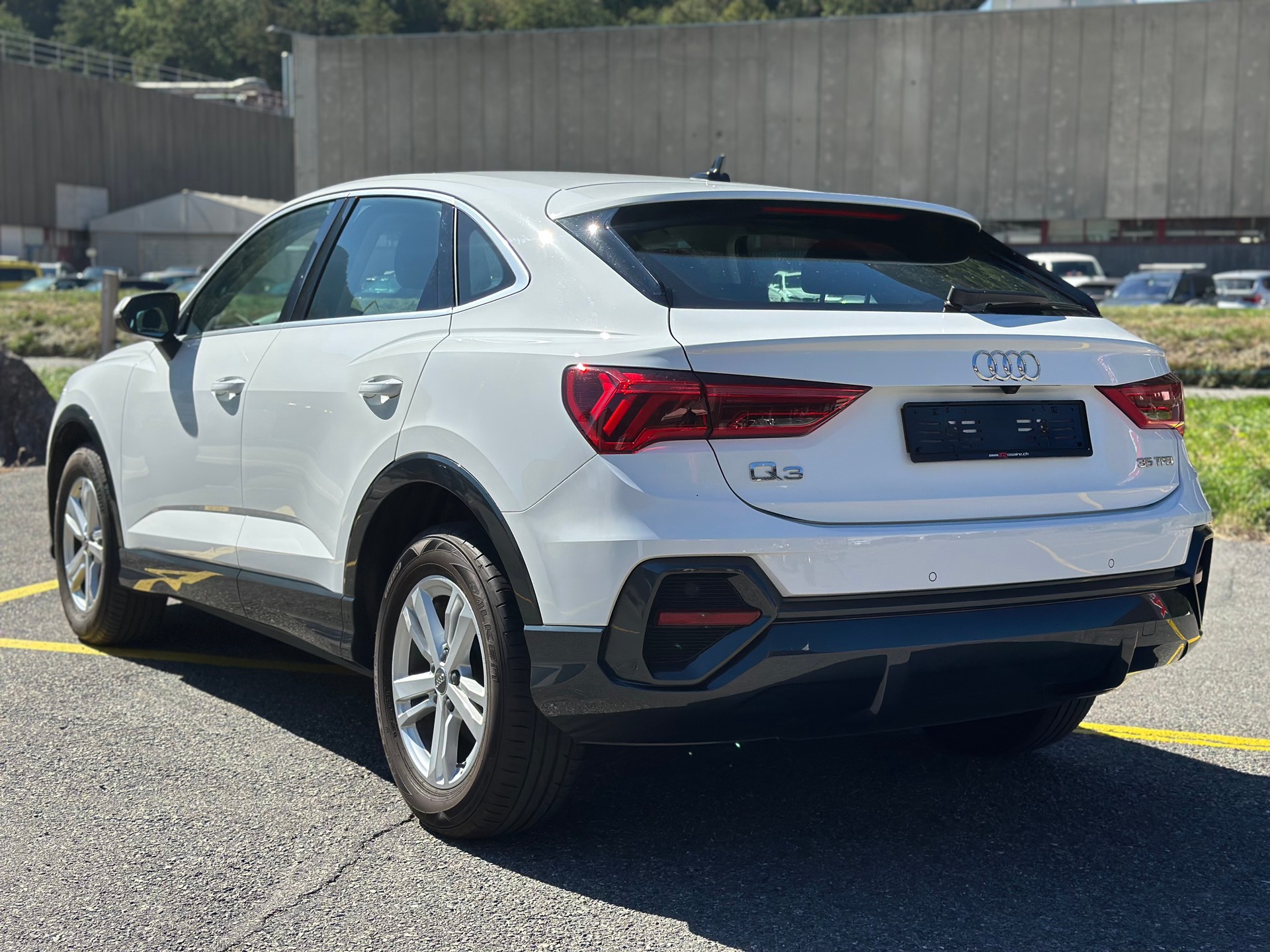 AUDI Q3 Sportback 35 TFSI Attraction S-tronic-image-5