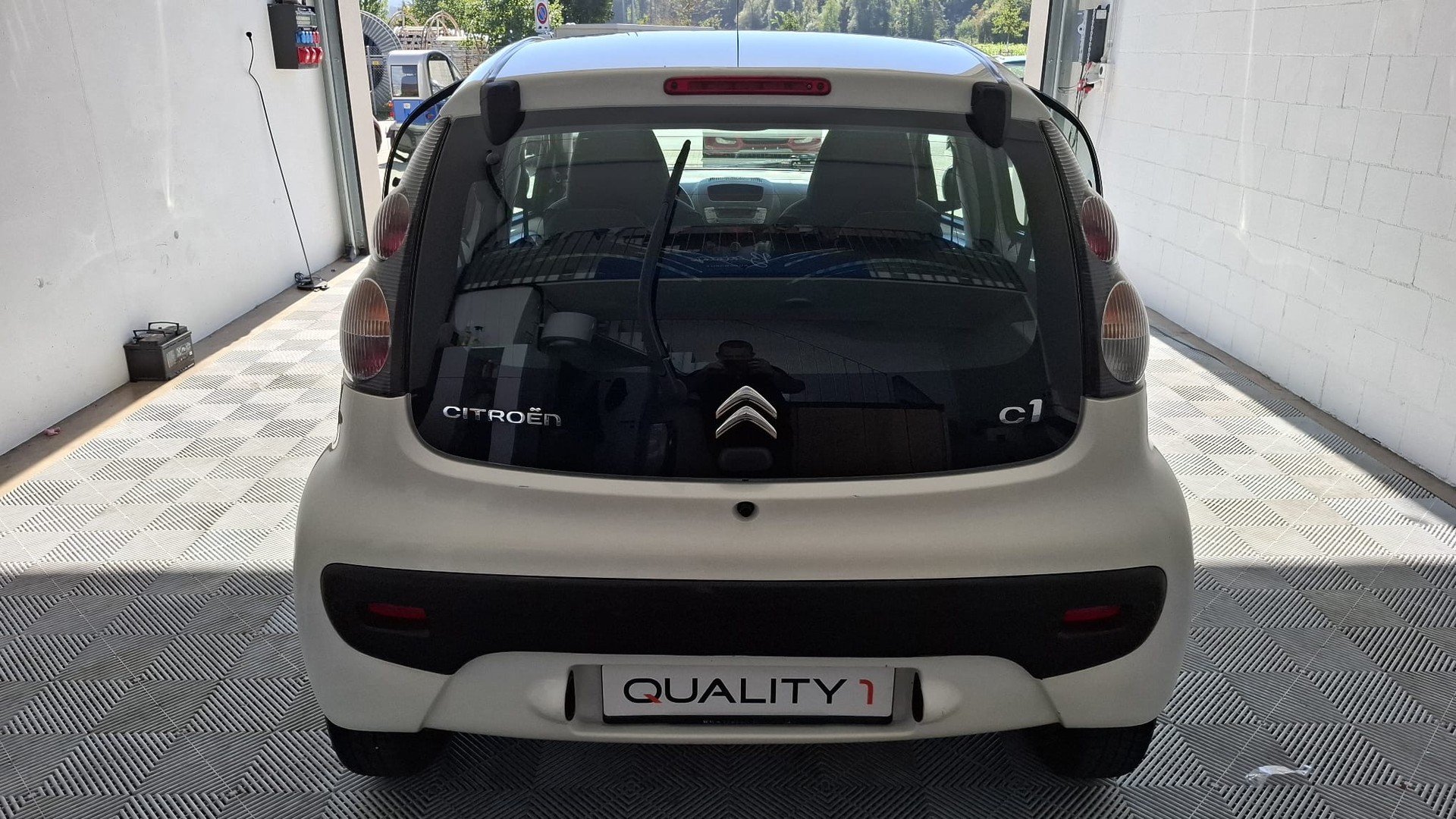 CITROEN C1 1.0i Séduction EGS-image-4