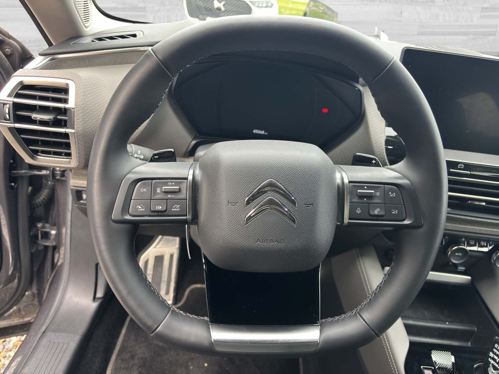 CITROEN C5 X 1.6 Plug-in Hybrid Shine-image-10