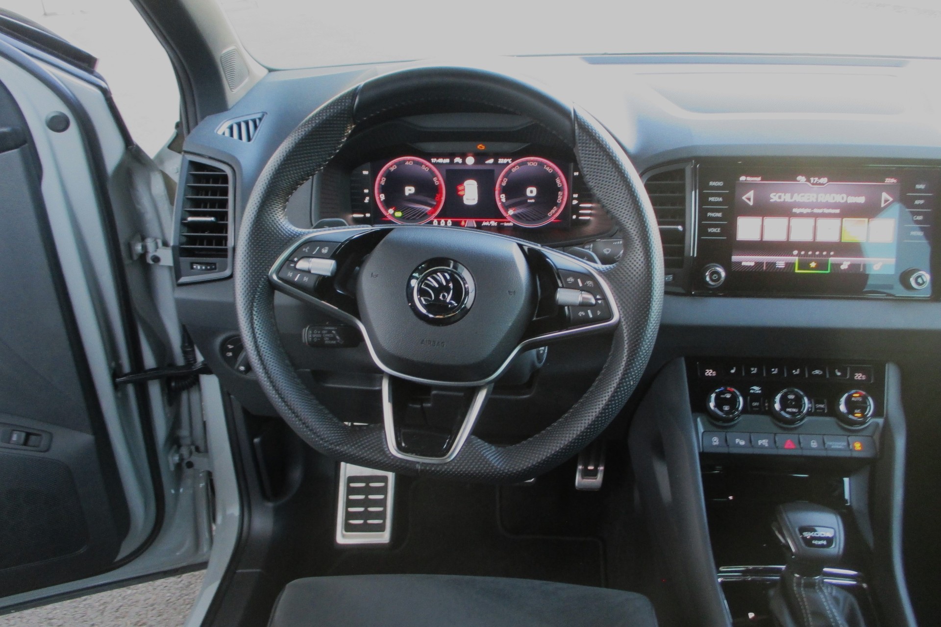 SKODA Karoq 2.0 TSI SportLine 4x4 DSG-image-6